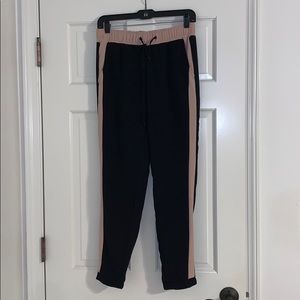 Forever 21 woven ankle pants. Size Small